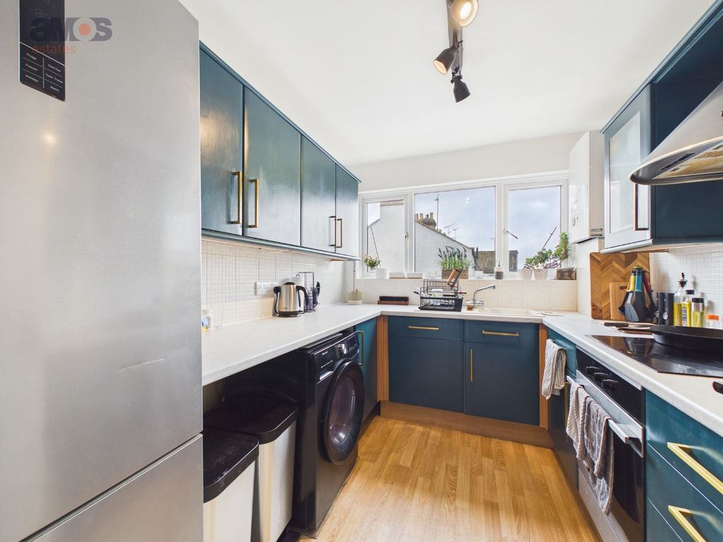 Property photo 2 of 11 5038453