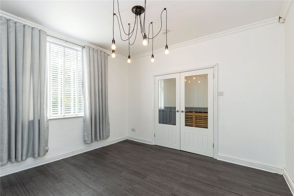 Property photo 2 of 21 Dining Room