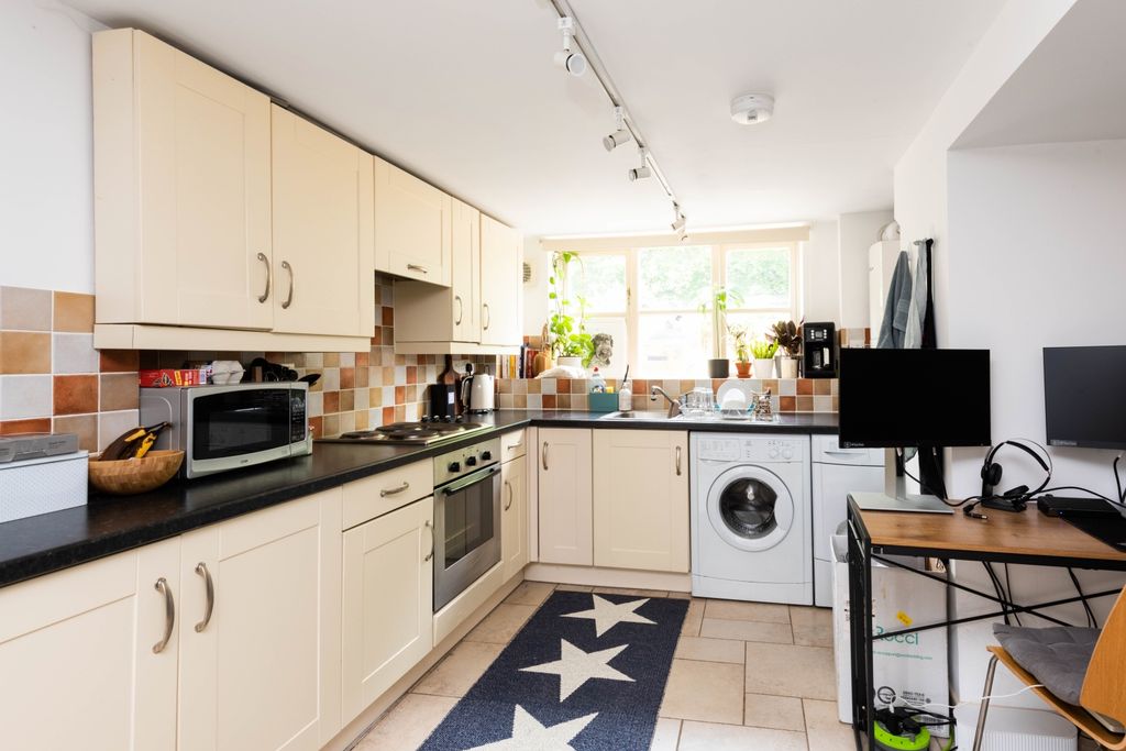 Property photo 3 of 16 Kitchen