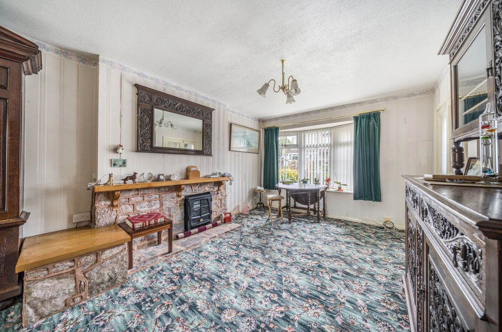 Property photo 2 of 15 Bampton, Seddons