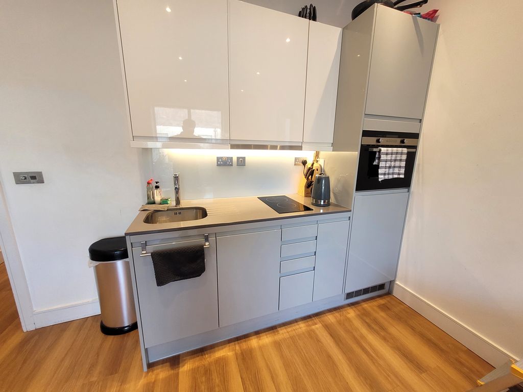 Property photo 3 of 8 Balcony