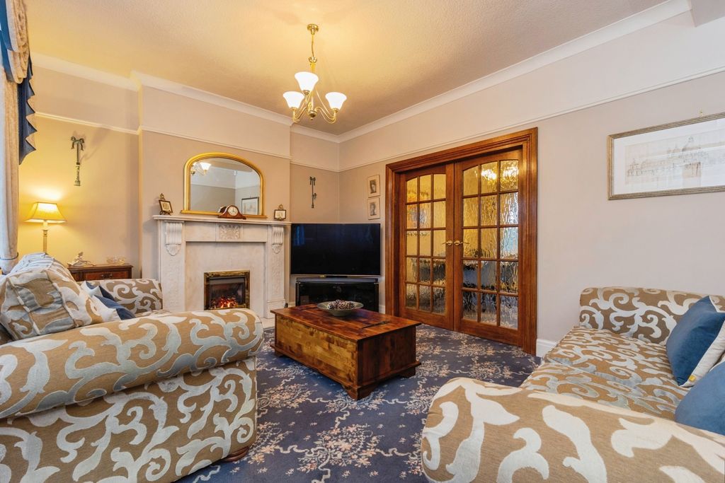 Property photo 3 of 39 Living Room