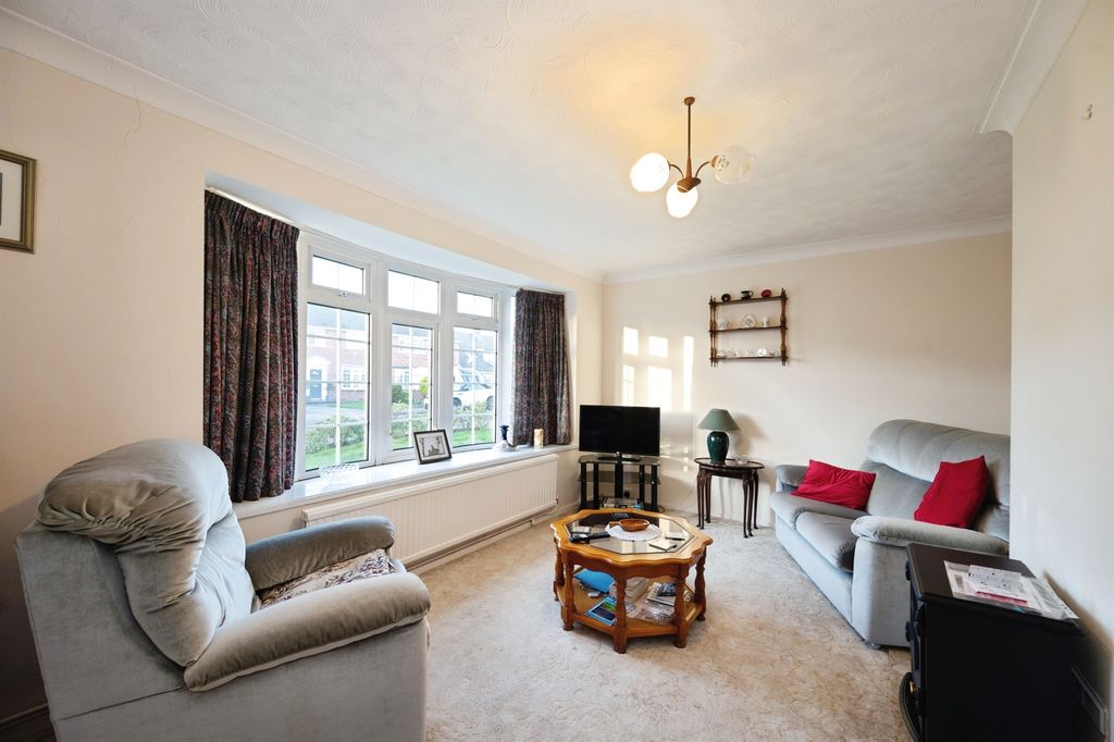 Property photo 2 of 18