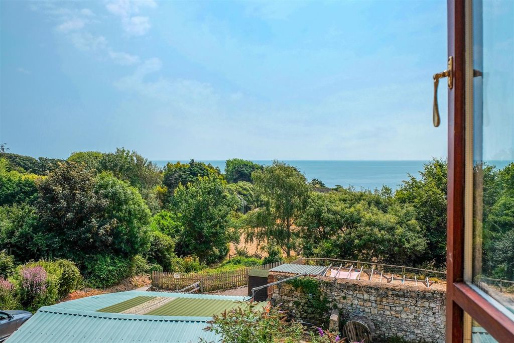 Property photo 3 of 38 Coastal Views
