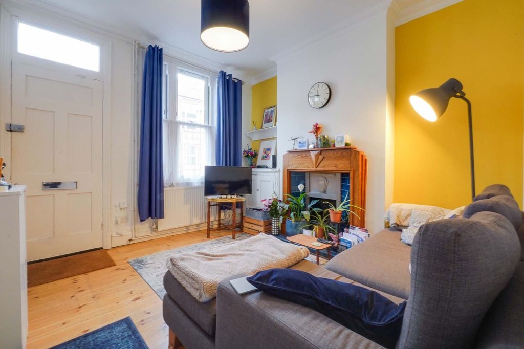 Property photo 3 of 24