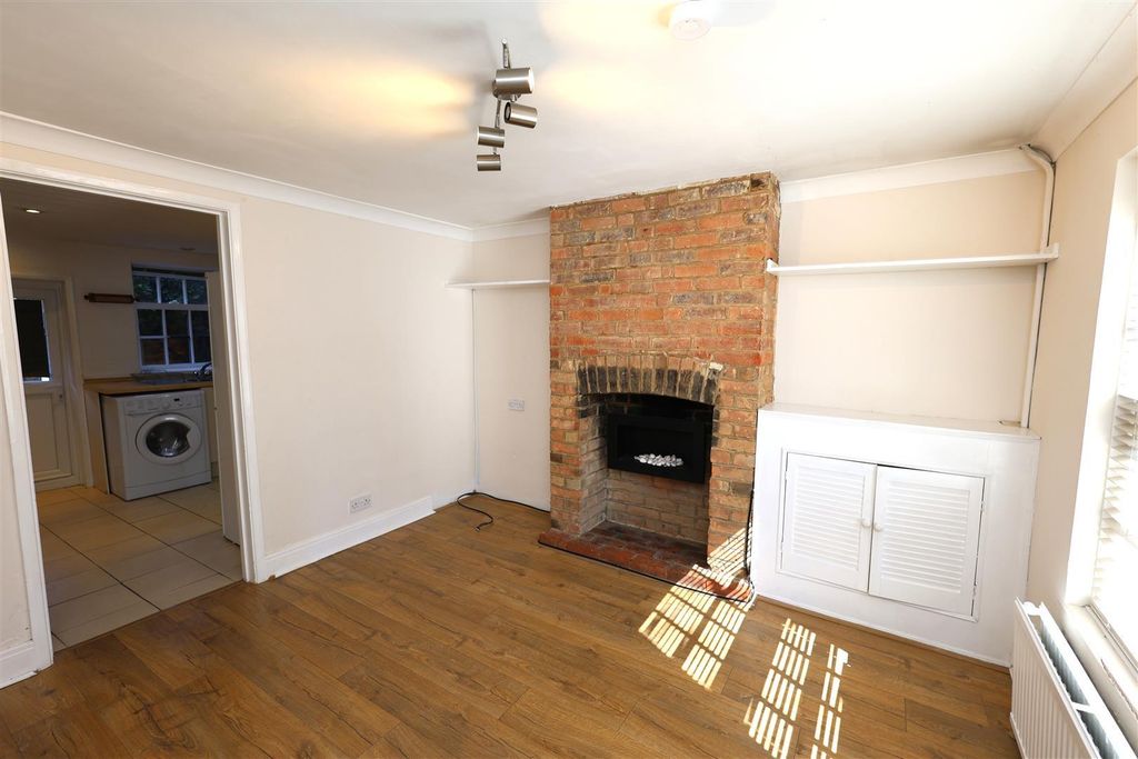 Property photo 2 of 11 Living Room