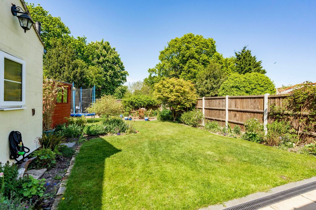 Property photo 3 of 23