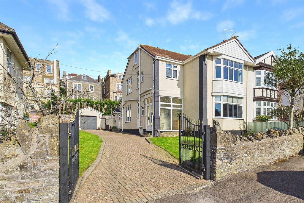 Property photo 1 of 29