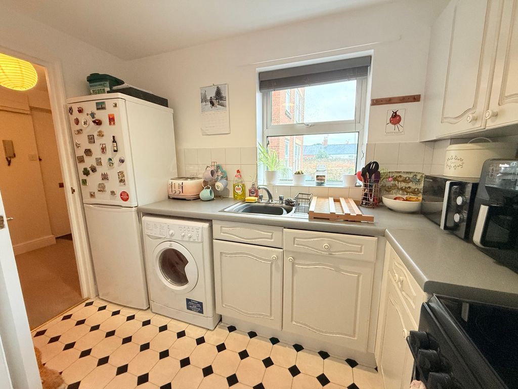 Property photo 3 of 6 Picture No. 12