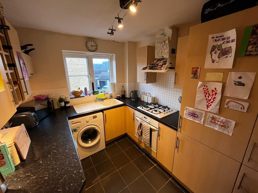 Property photo 3 of 7 Kitchen