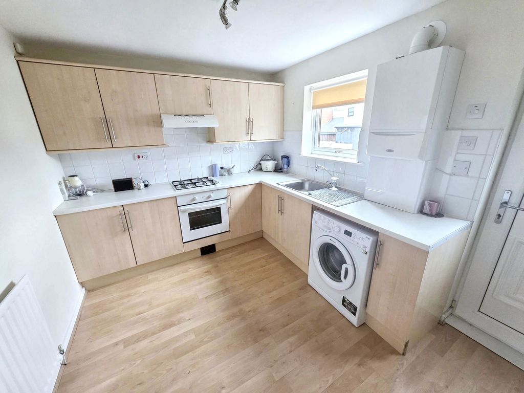 Property photo 3 of 11