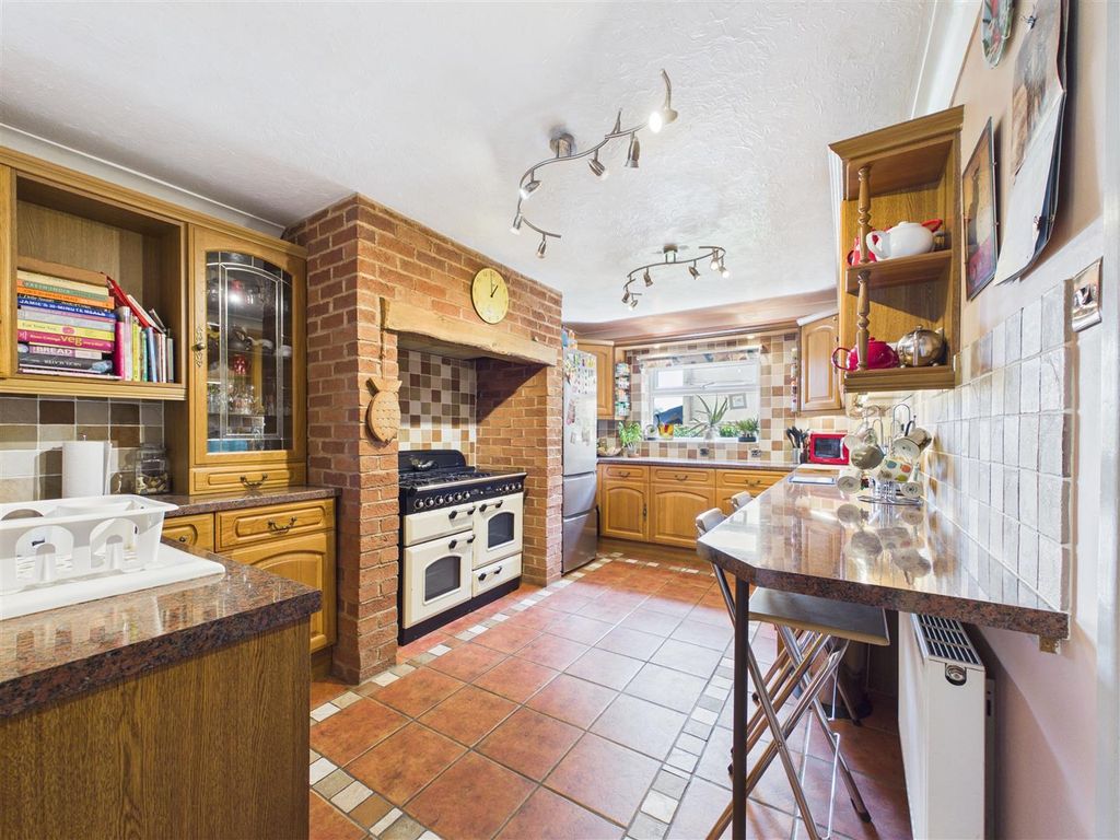 Property photo 3 of 41