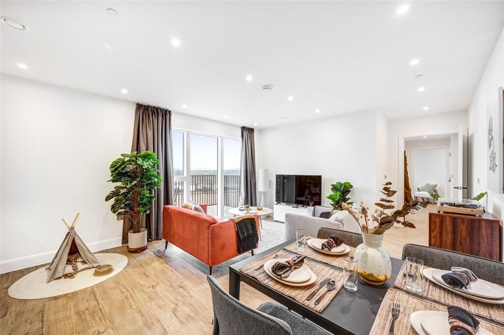 Property photo 1 of 7 2 Bed Flat To Rent Ace Wy, London Sw11 7Bf