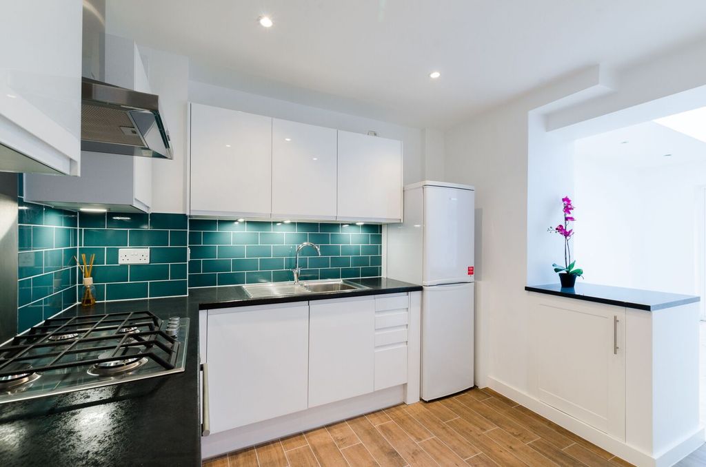 Property photo 1 of 9