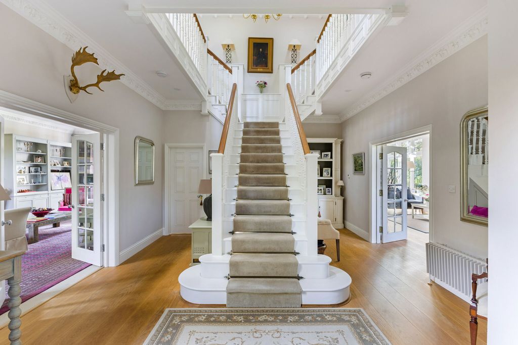 Property photo 2 of 20