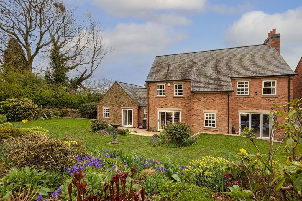 Property photo 3 of 38