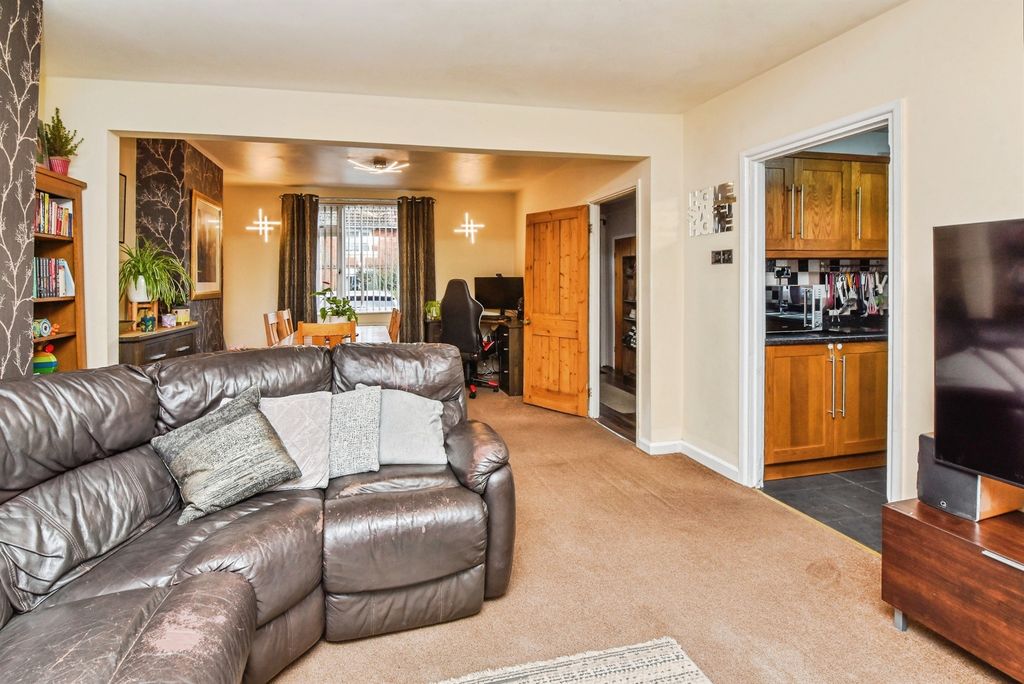 Property photo 3 of 13