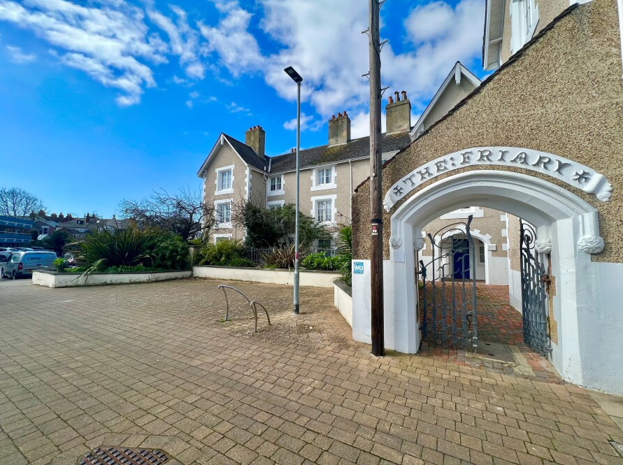 Property photo 1 of 5
