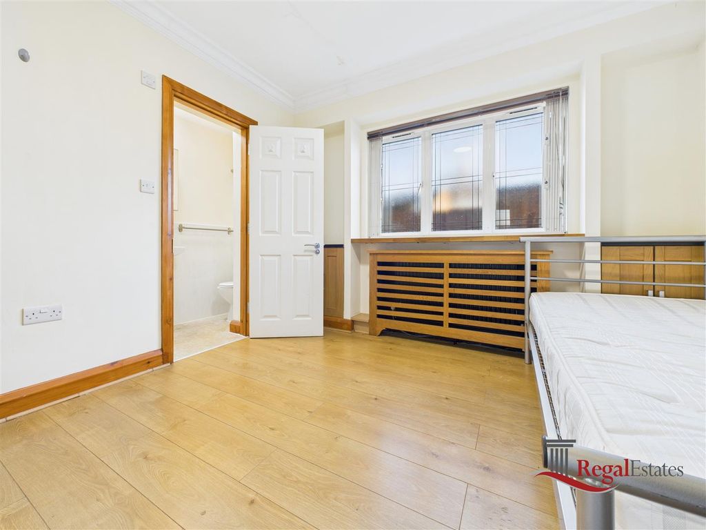 Property photo 3 of 5 Cam02489G0-Pr0241-Still003.Jpg