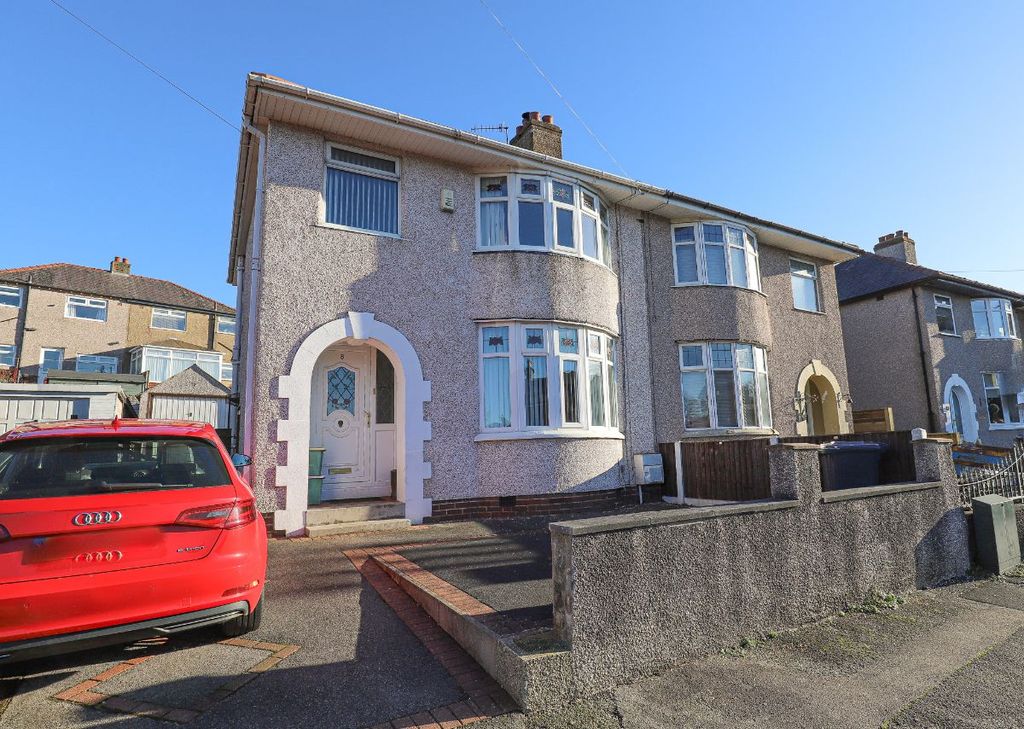 Property photo 2 of 14