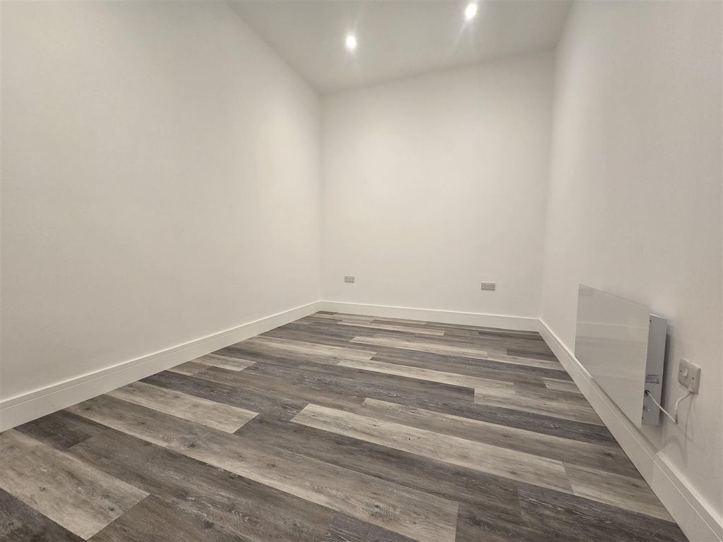 Property photo 3 of 9 20251021_113429.Jpg