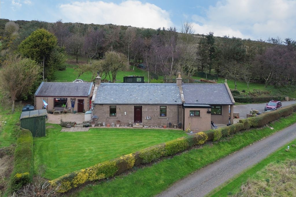 Property photo 3 of 49