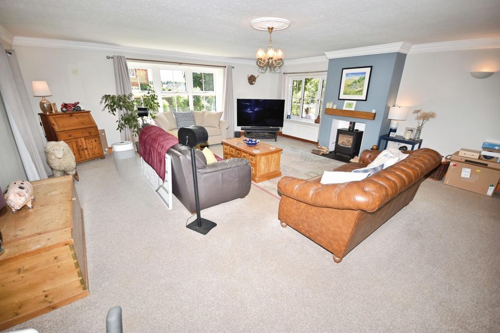 Property photo 3 of 24 Living Room