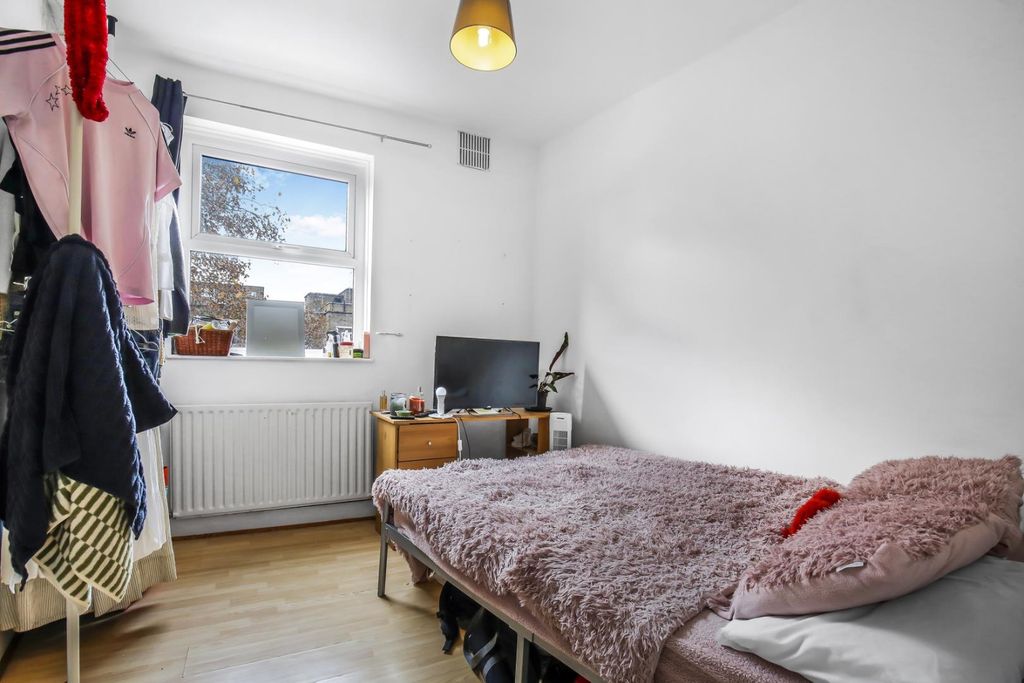 Property photo 3 of 10 571098636  - 1.Jpg