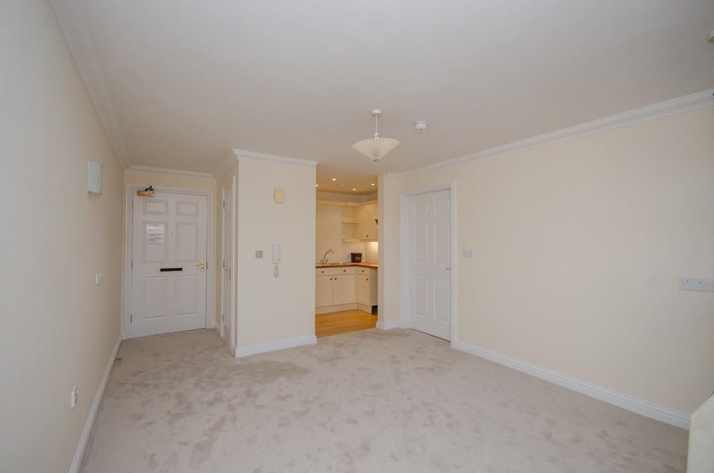 Property photo 3 of 16 Lounge Pic 3.Jpg