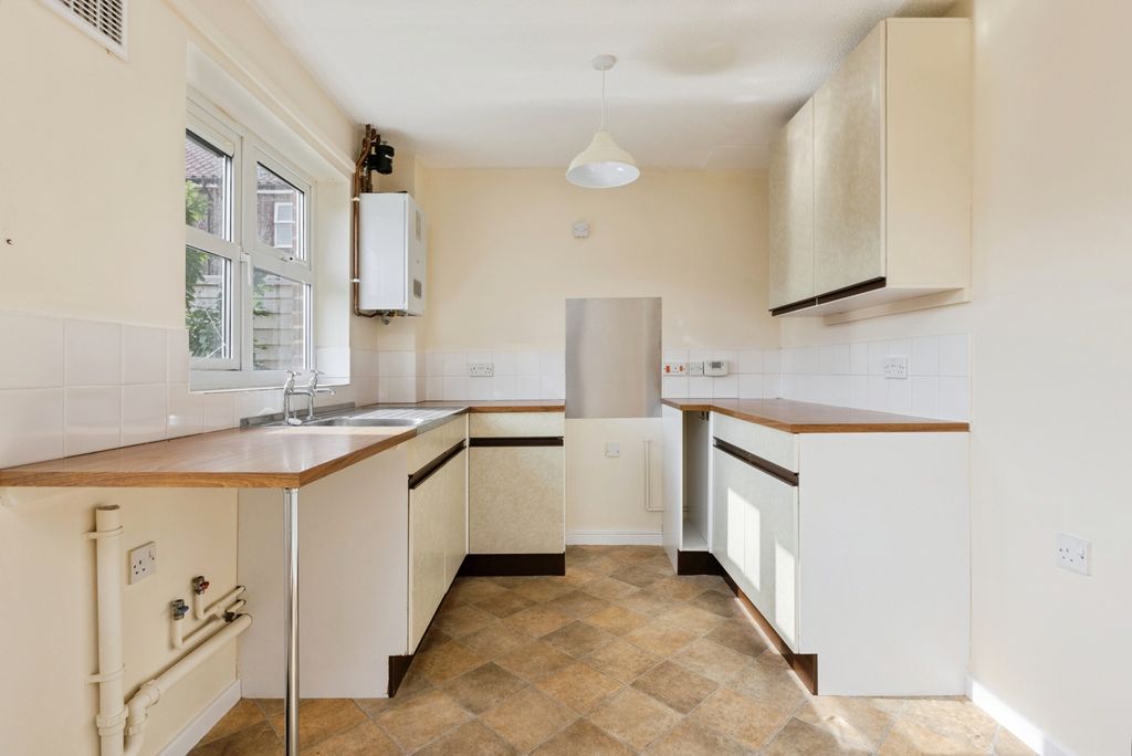 Property photo 3 of 22 Pbox-Img.Jpg
