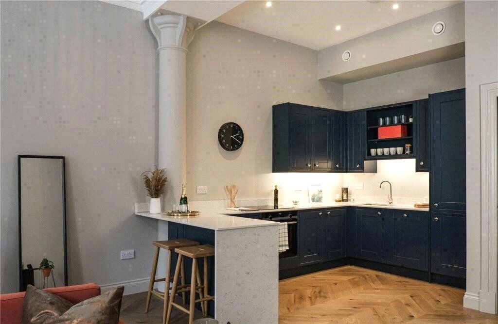 Property photo 1 of 10 Kitchen