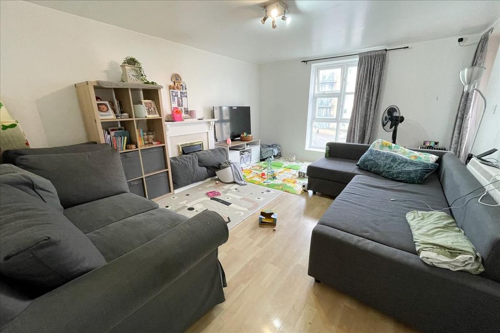 Property photo 3 of 7