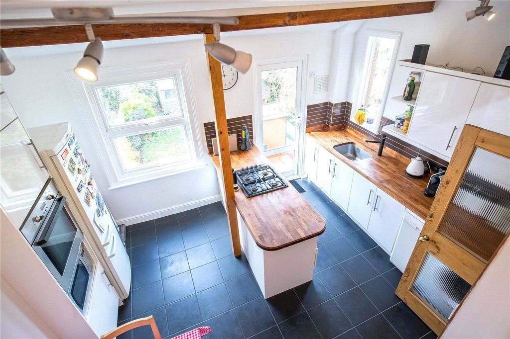 Property photo 3 of 14 Picture No. 12