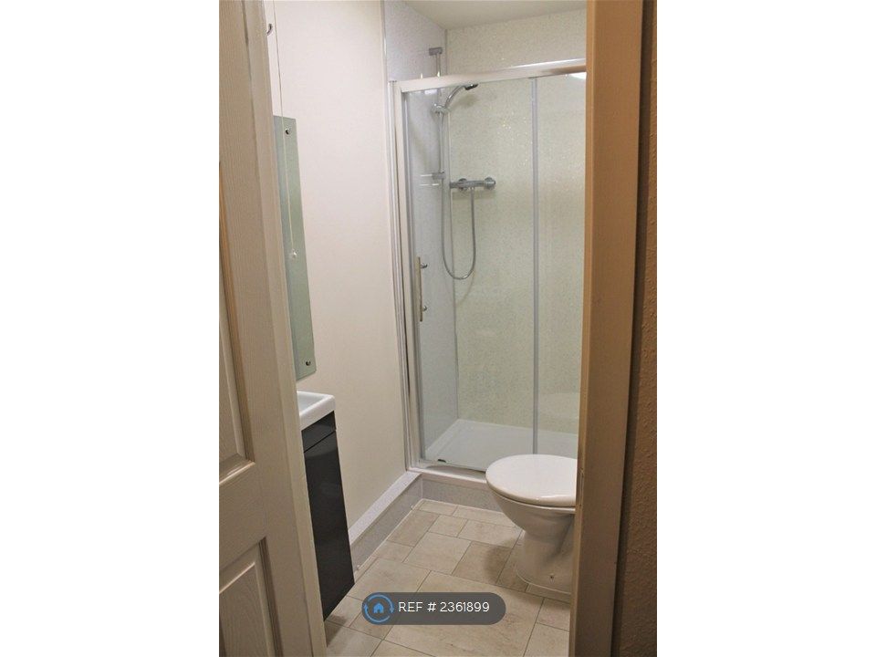 Property photo 2 of 11 Private Shower Room/Toilet