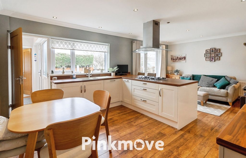 Property photo 3 of 29