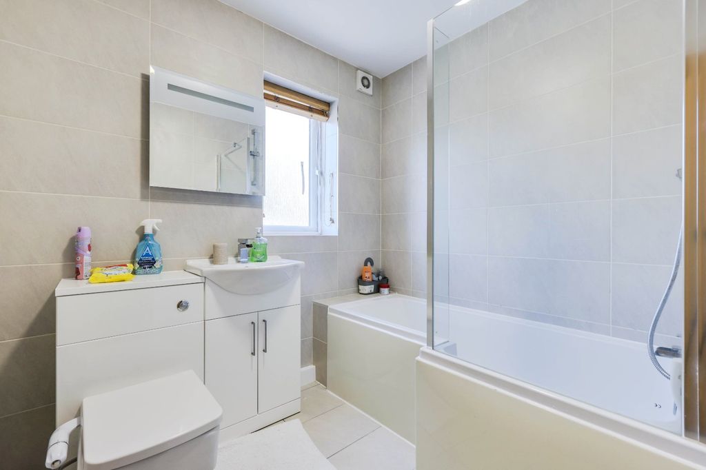 Additional image 13 of 8 bed flat for sale1&1A 3&3A Haigh Wood Road, Leeds, West Yorkshire LS16