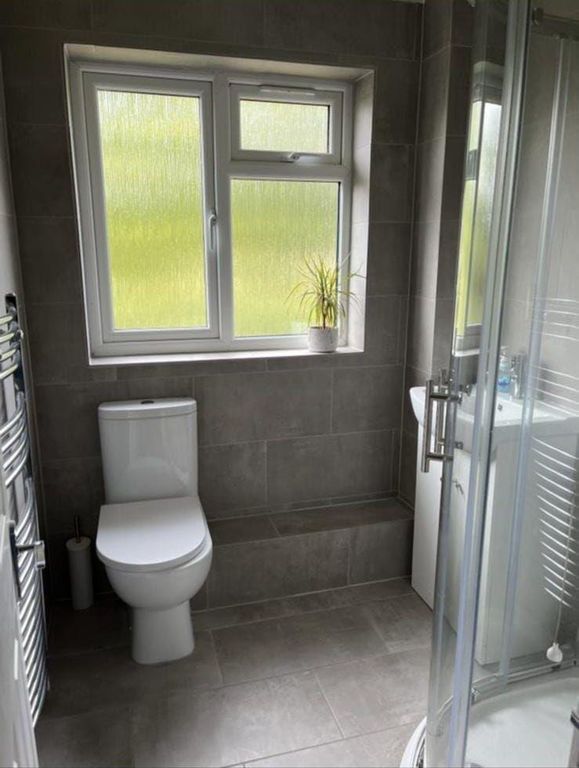 Property photo 3 of 7 Comfort Room.Jpg