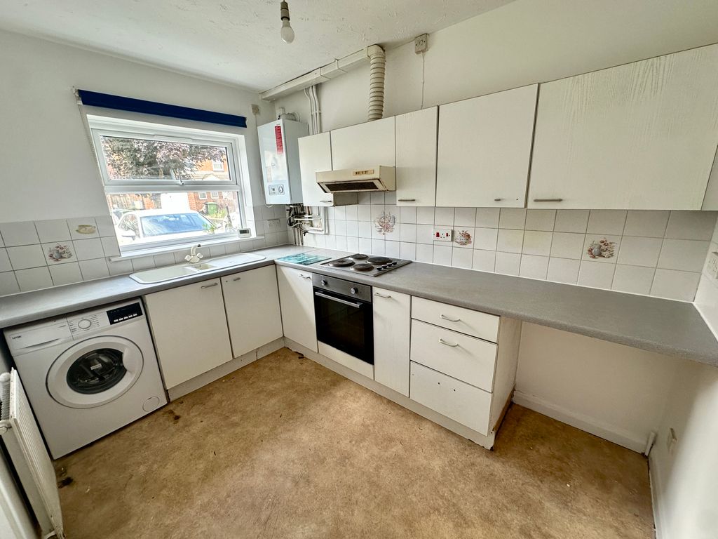 Property photo 3 of 7 Kitchen