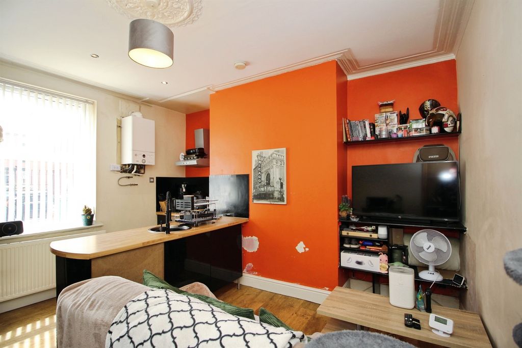 Property photo 3 of 8