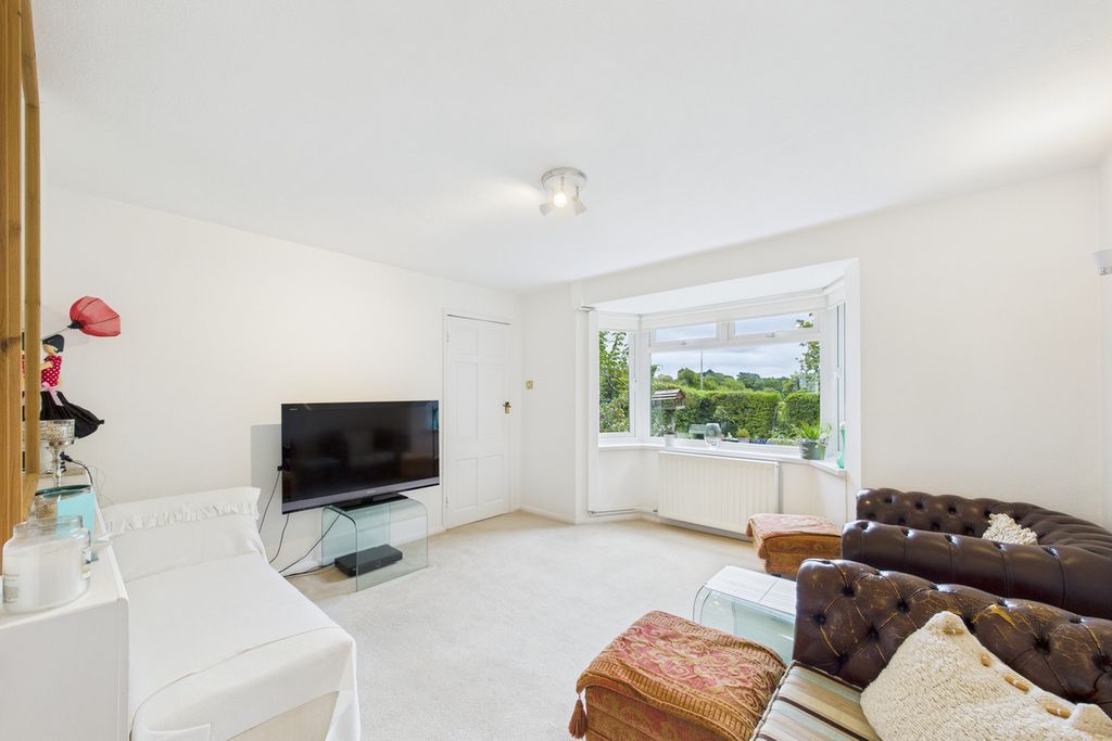 Property photo 3 of 25