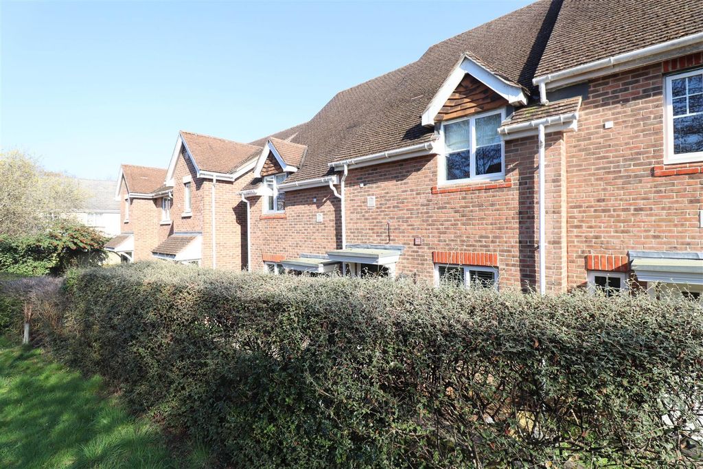 Property photo 1 of 18 Front