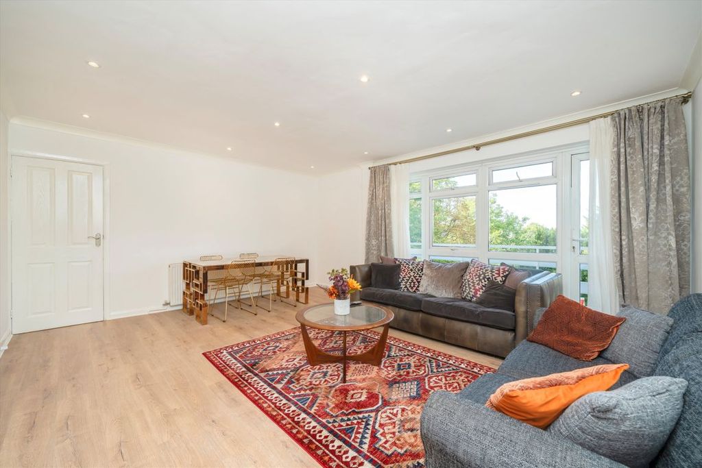Property photo 2 of 7