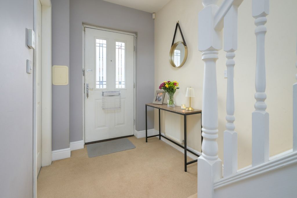 Property photo 2 of 24