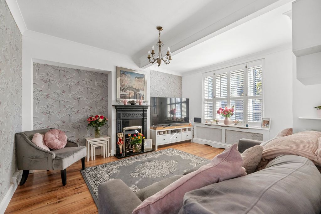 Property photo 2 of 31