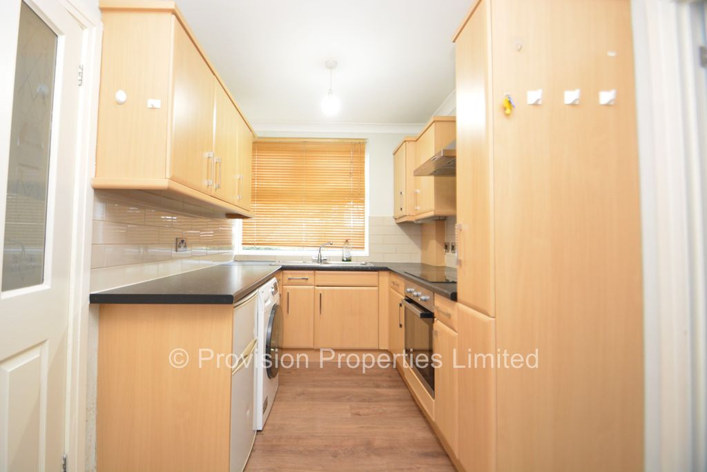 Property photo 3 of 11 Photo