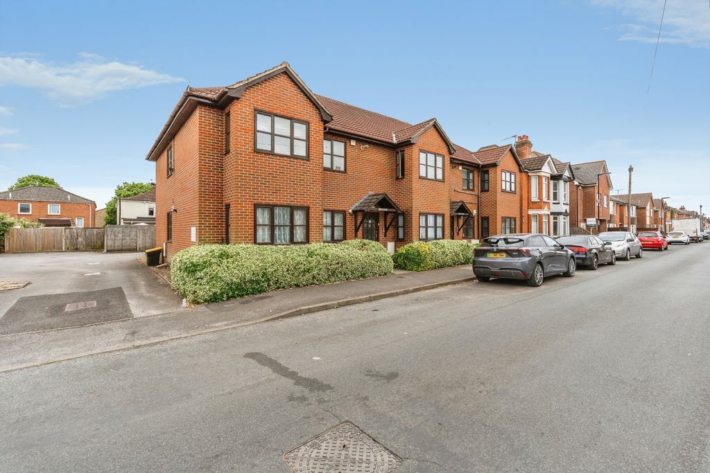 Property photo 1 of 17 Pbox-Img.Jpg