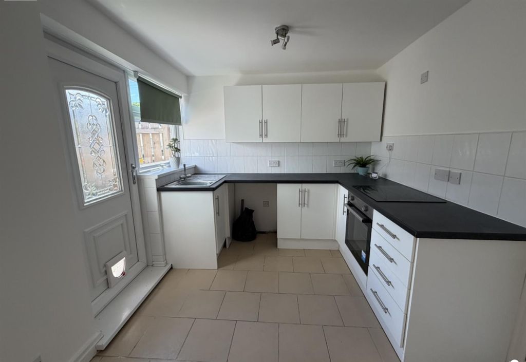 Property photo 2 of 9 Kitchen Diner