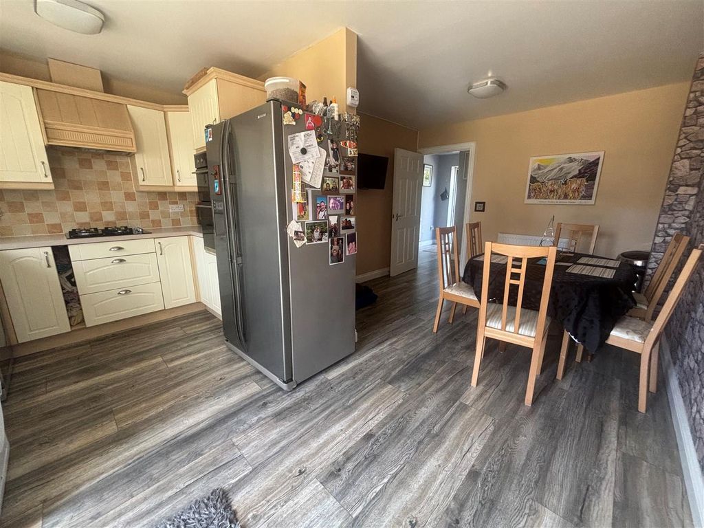 Property photo 3 of 21 Kitchen Diner