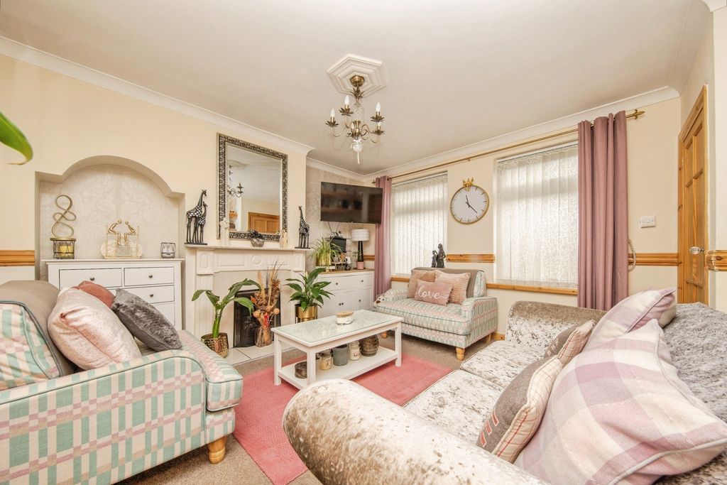 Property photo 2 of 18 Pbox-Img.Jpg