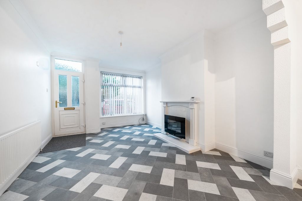 Property photo 2 of 13 Lounge